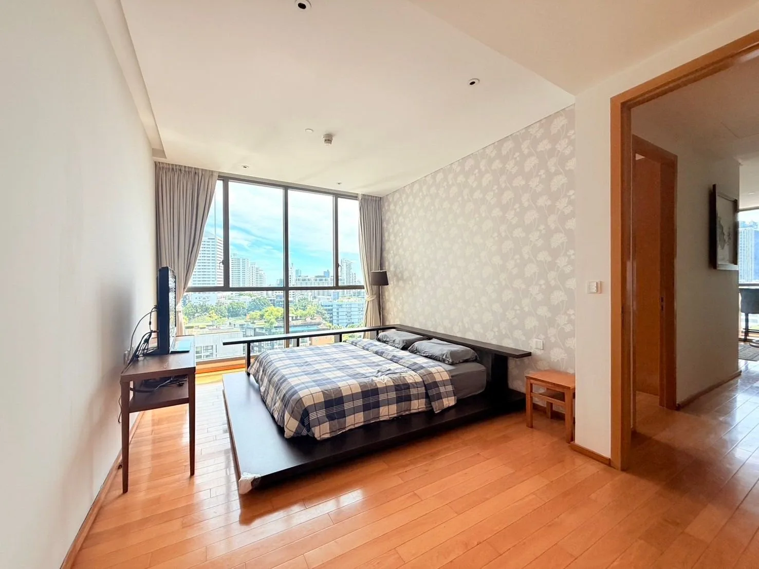 Aequa Residence Sukhumvit 49