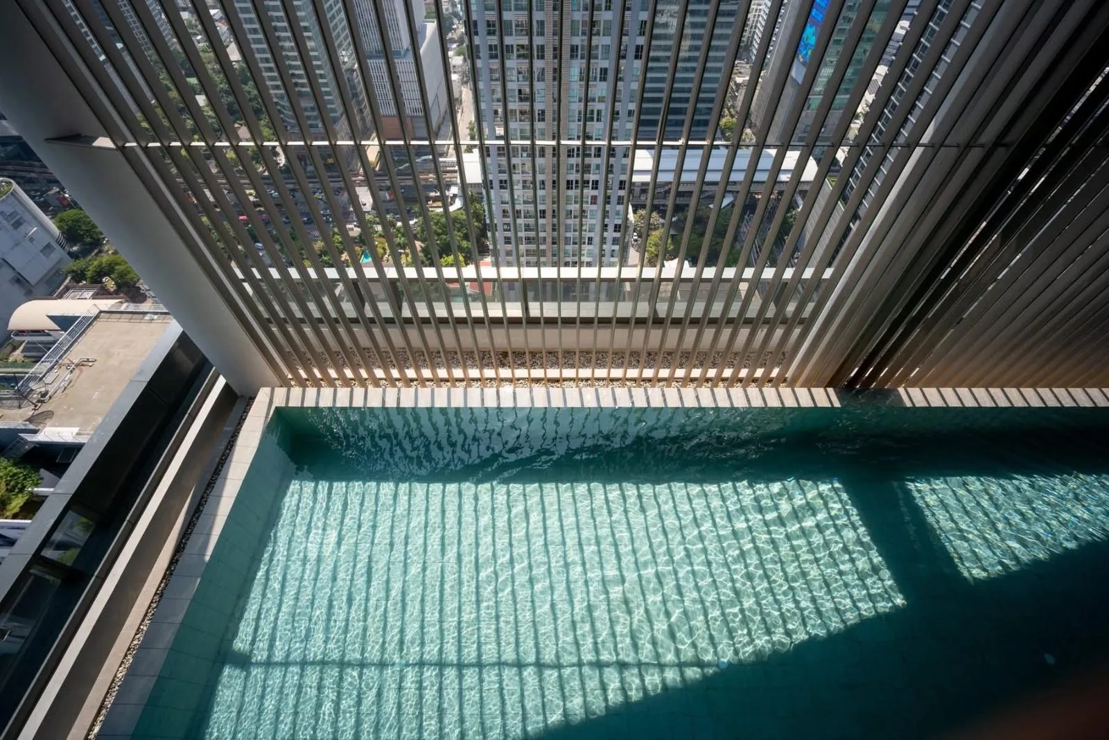 Tait Sathorn 12