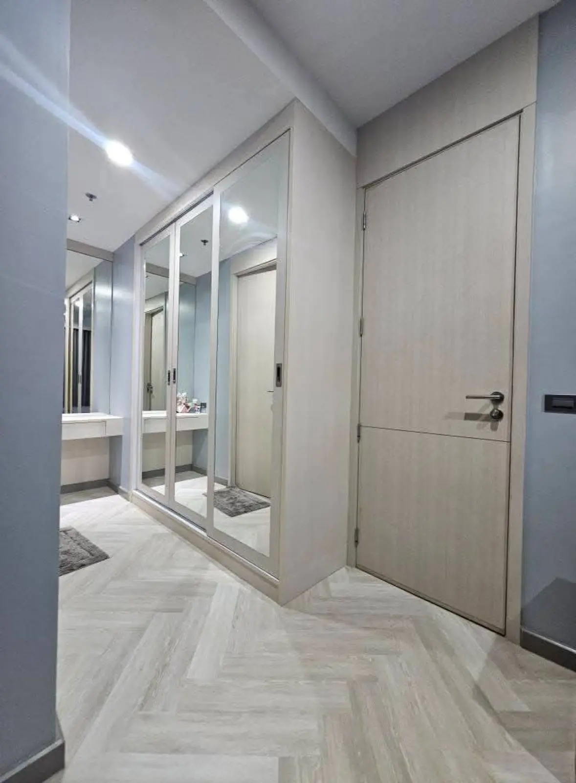 Condo M Prayathai image 2
