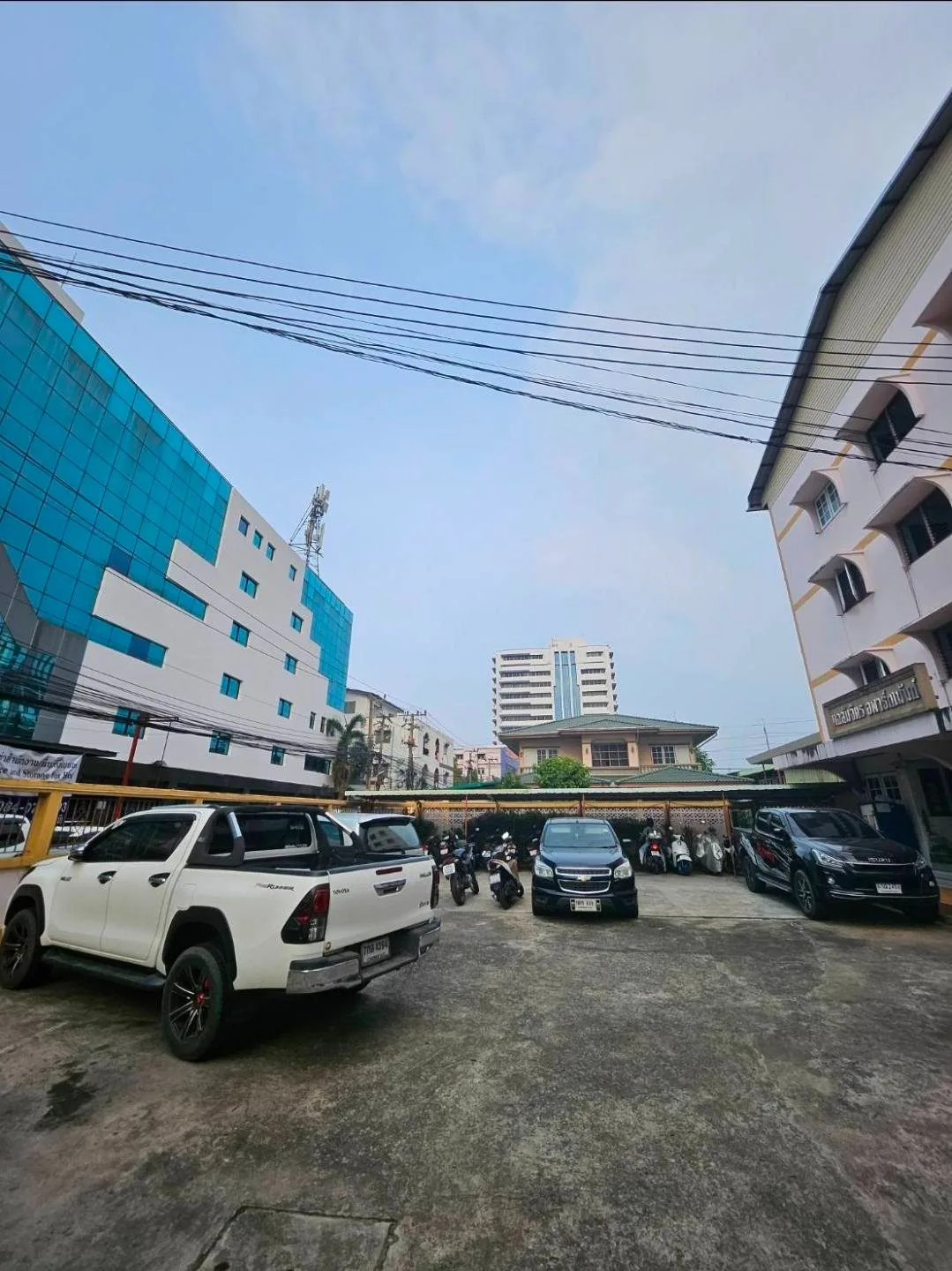 Chalaemchit Apartment รูปที่ 2