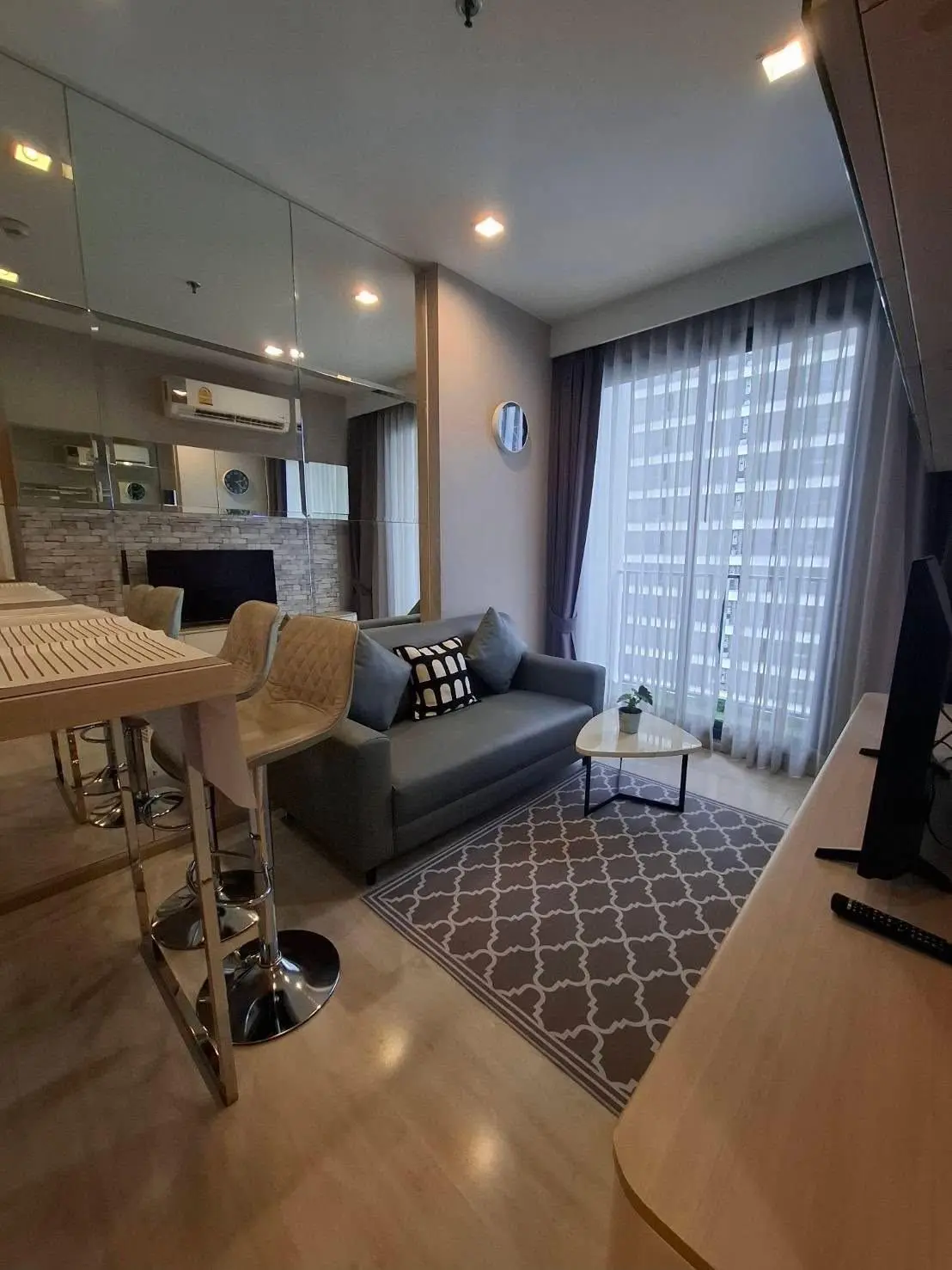 M Thonglor 10 image 6