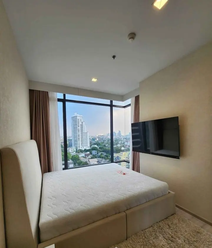 M Thonglor 10 image 9