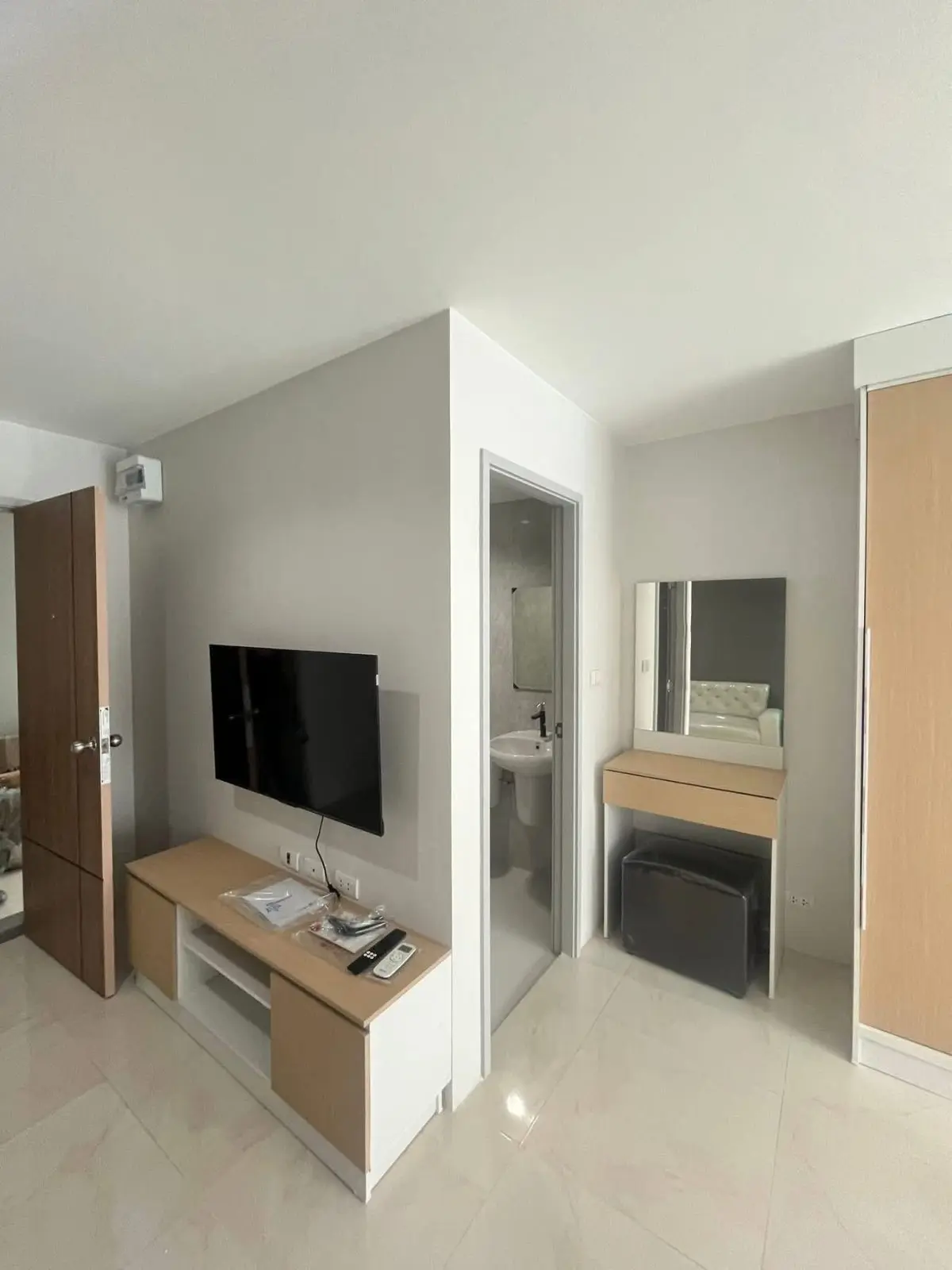 anonymous condo รูปที่ 8