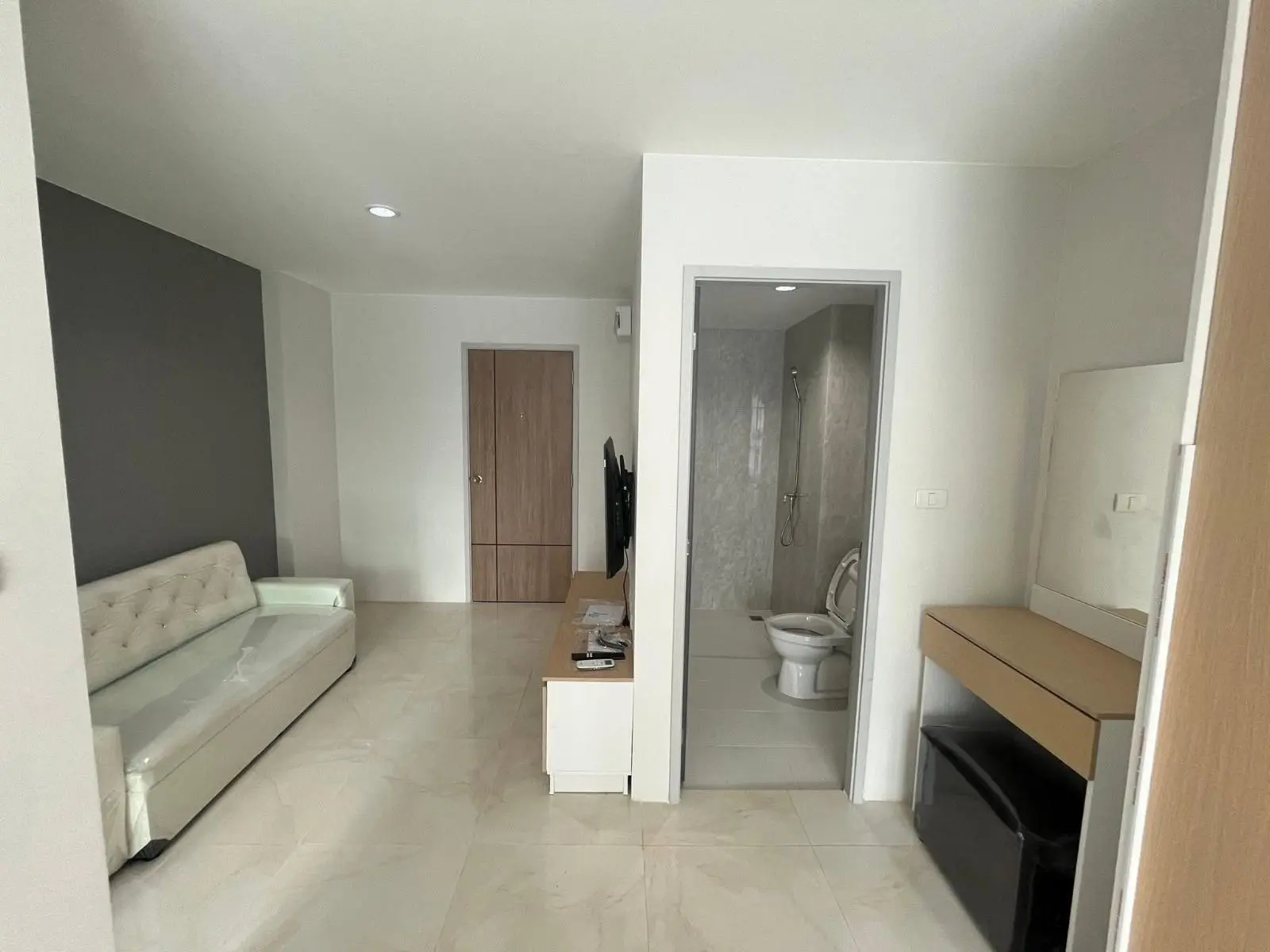 anonymous condo รูปที่ 5